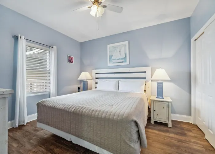 Sea-Renity At Laketown Wharf #1607 By Nautical Properties